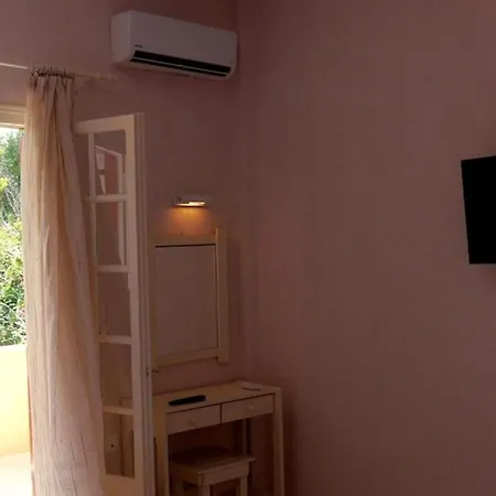 Apartment Lucy's Garden Kavos
